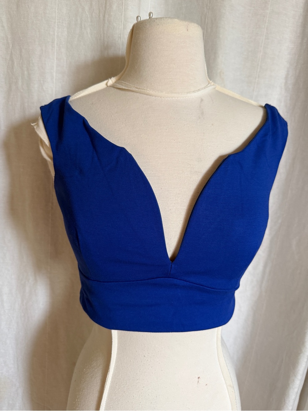 New pitaya Royal Blue Cropped Tank Top v neck Sz m